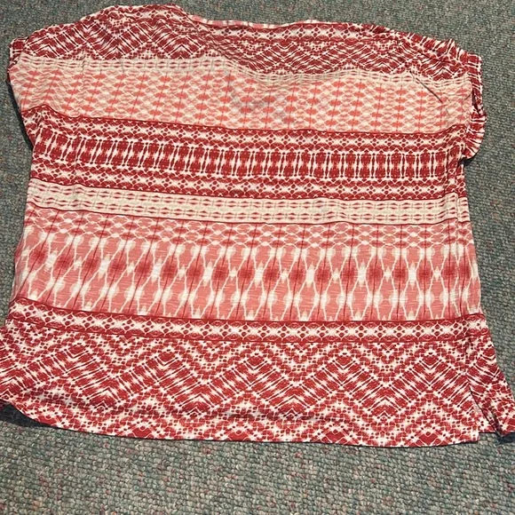 Red and Pink Patterned T-Shirts from Olsen size large - Picture 6 of 14